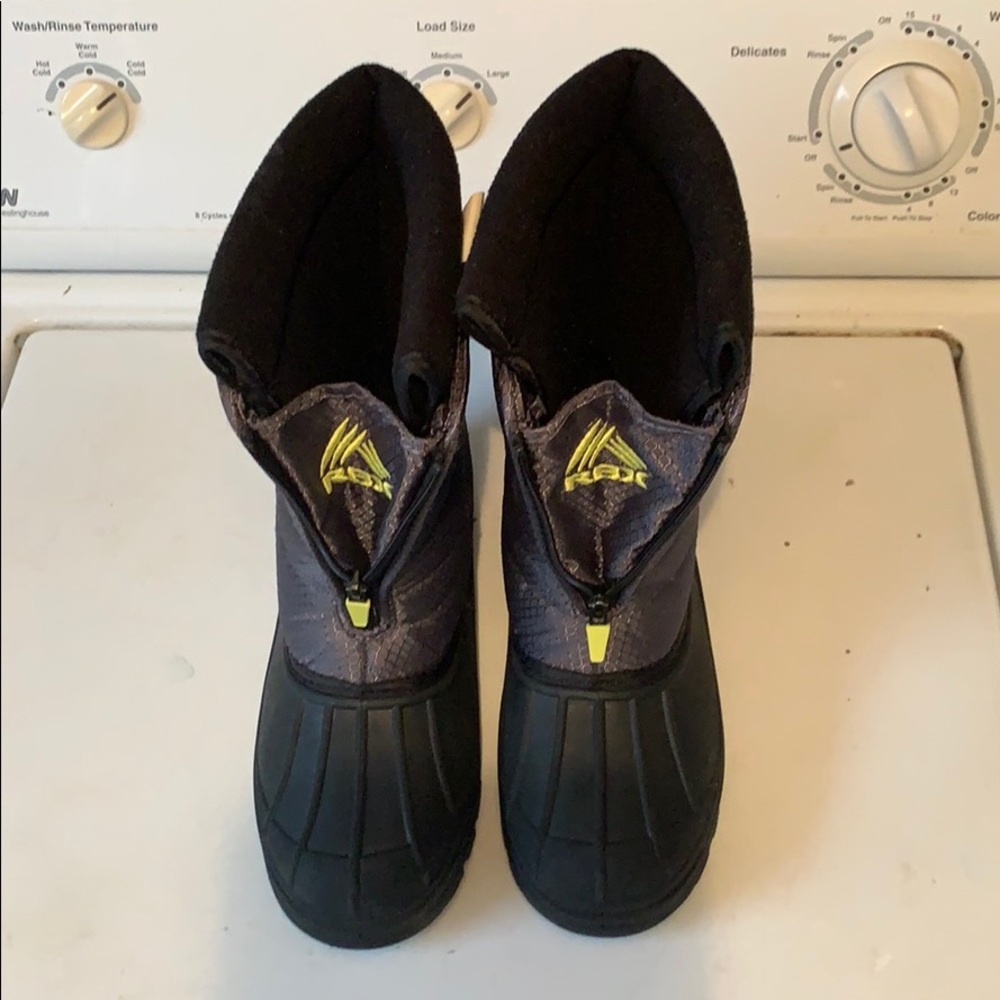 Kids RBX winter/snow/rain insulated boots